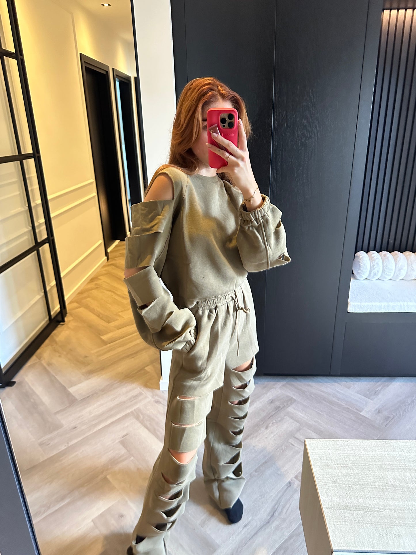 Joggingset met uitgesneden mouwen